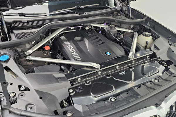 2023 BMW X7 с пробегом 23 163 км