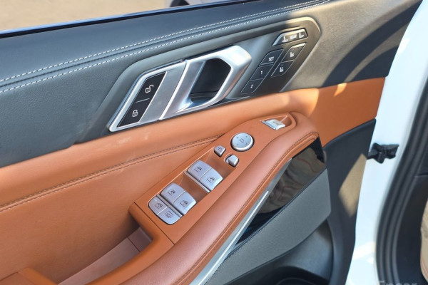 2023 BMW X7 с пробегом 38 888 км