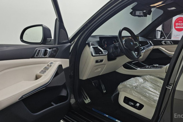 2023 BMW X7 с пробегом 23 163 км