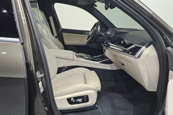 2023 BMW X7 с пробегом 23 163 км