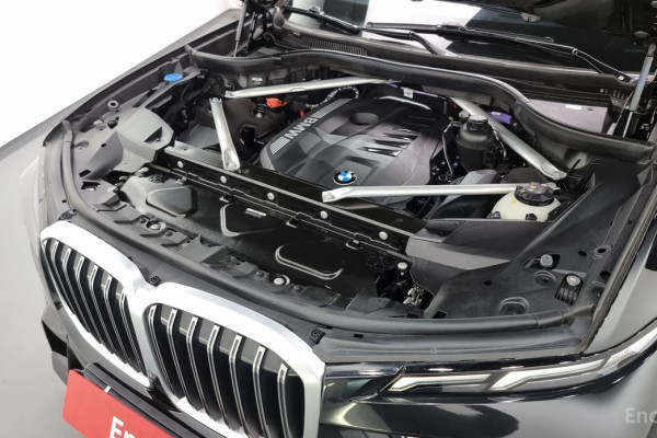 2023 BMW X7 с пробегом 31 010 км