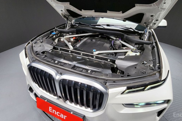 2023 BMW X7 с пробегом 52 613 км