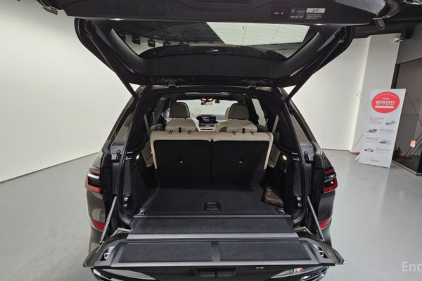 2023 BMW X7 с пробегом 23 163 км