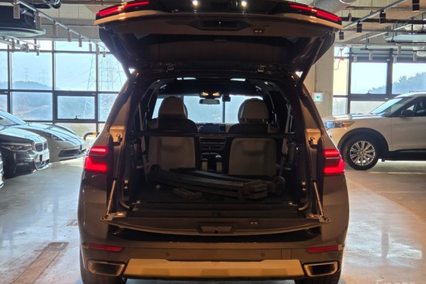 2023 BMW X7 с пробегом 89 985 км