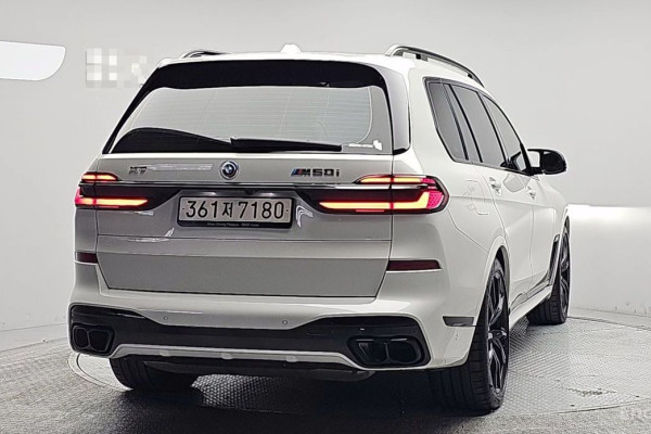 2023 BMW X7 с пробегом 22 172 км