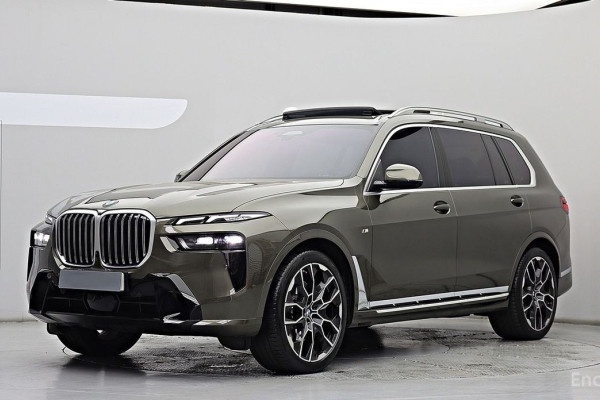 2023 BMW X7 с пробегом 44 081 км