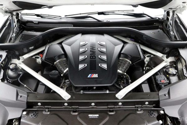 2023 BMW X7 с пробегом 22 172 км