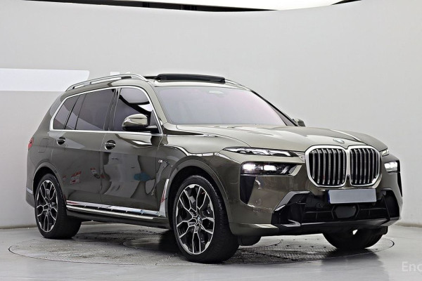 2023 BMW X7 с пробегом 44 081 км