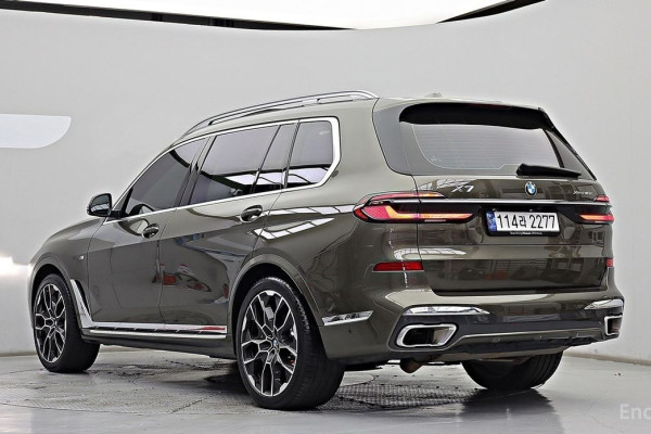 2023 BMW X7 с пробегом 44 081 км