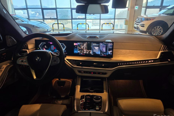 2023 BMW X7 с пробегом 89 985 км