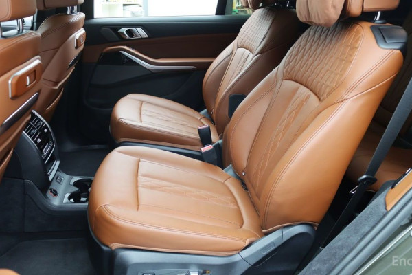 2023 BMW X7 с пробегом 44 081 км