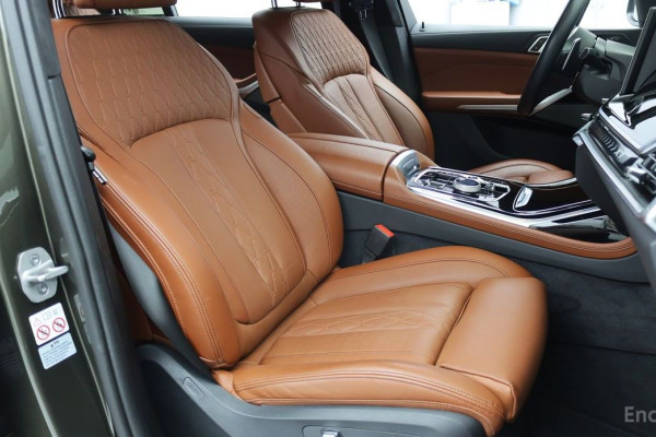 2023 BMW X7 с пробегом 44 081 км