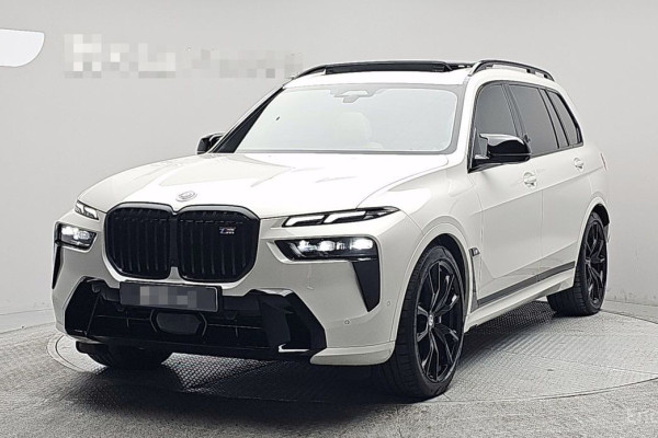 2023 BMW X7 с пробегом 22 172 км