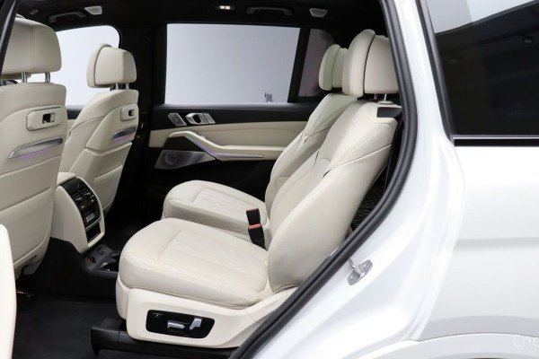 2023 BMW X7 с пробегом 22 172 км