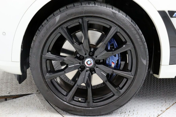 2023 BMW X7 с пробегом 22 172 км