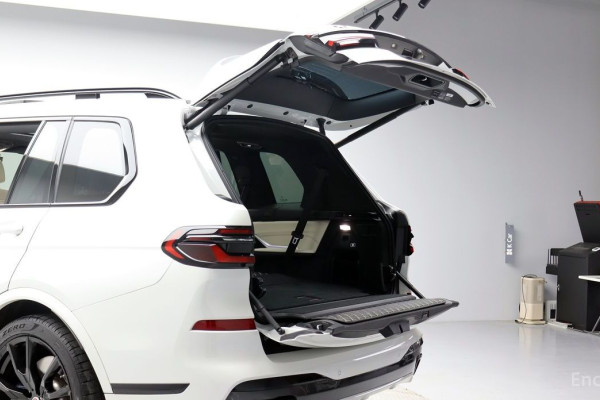 2023 BMW X7 с пробегом 22 172 км