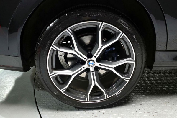 2022 BMW X6 с пробегом 71 074 км