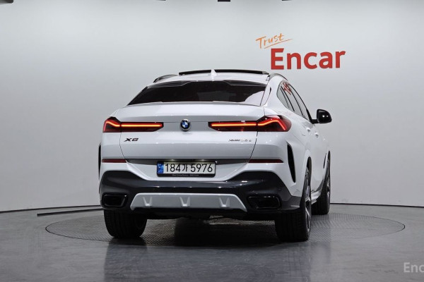 2022 BMW X6 с пробегом 80 806 км