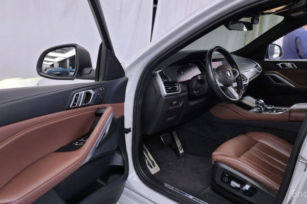 2022 BMW X6 с пробегом 33 300 км