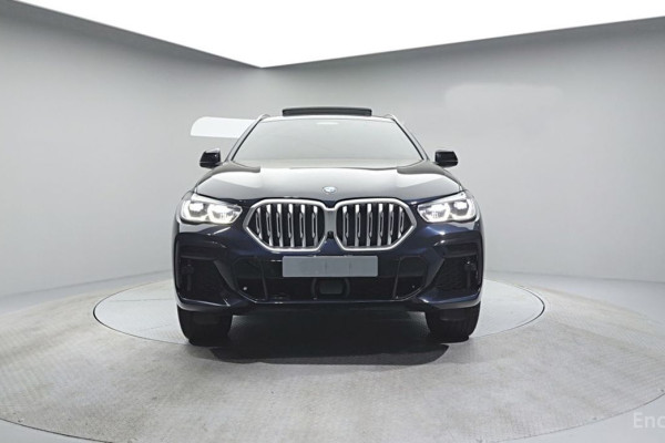 2022 BMW X6 с пробегом 57 877 км