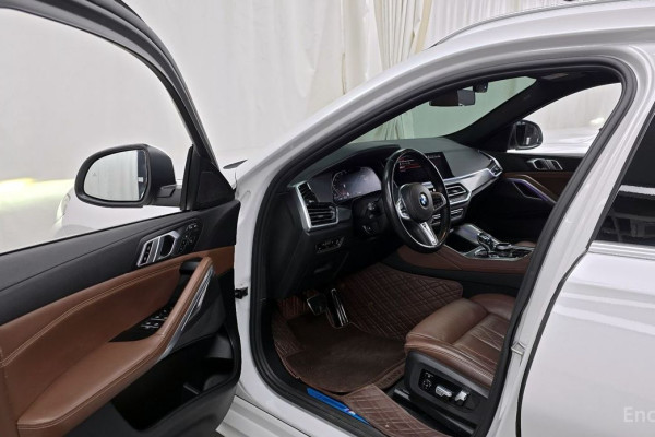2022 BMW X6 с пробегом 65 422 км