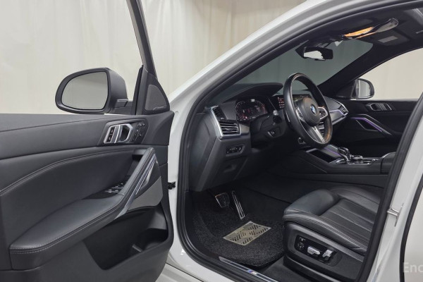 2022 BMW X6 с пробегом 38 098 км
