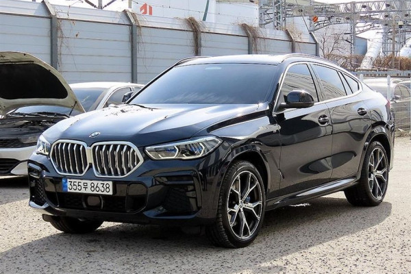 2022 BMW X6 с пробегом 124 315 км