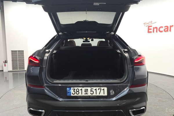 2022 BMW X6 с пробегом 44 118 км