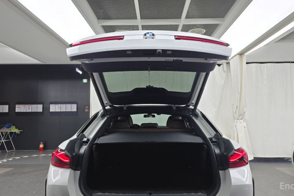 2022 BMW X6 с пробегом 65 422 км