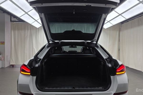 2022 BMW X6 с пробегом 38 098 км