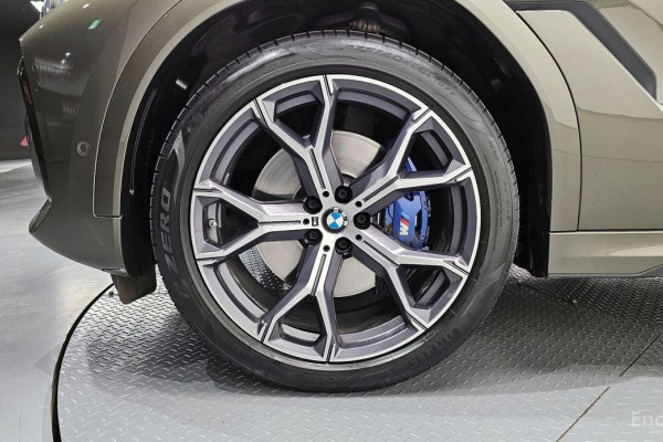 2022 BMW X6 с пробегом 47 559 км