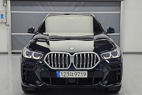 2022 BMW X6 с пробегом 61 670 км