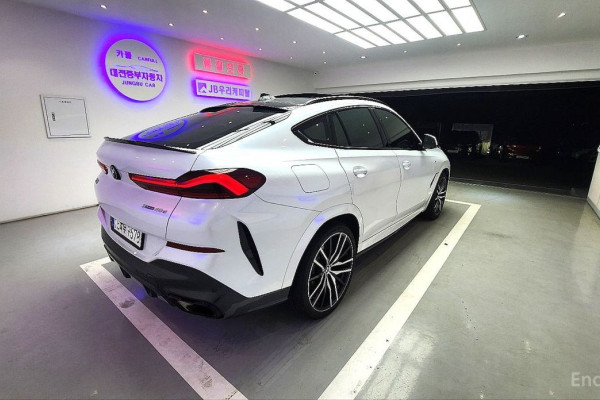 2022 BMW X6 с пробегом 93 707 км