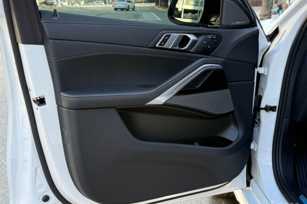 2025 BMW X6 с пробегом 3 980 км