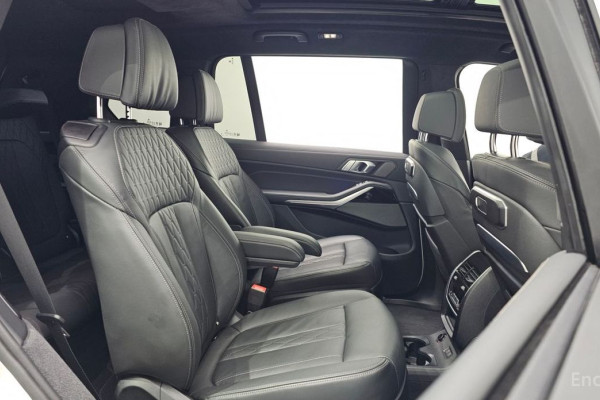 2024 BMW X7 с пробегом 25 780 км