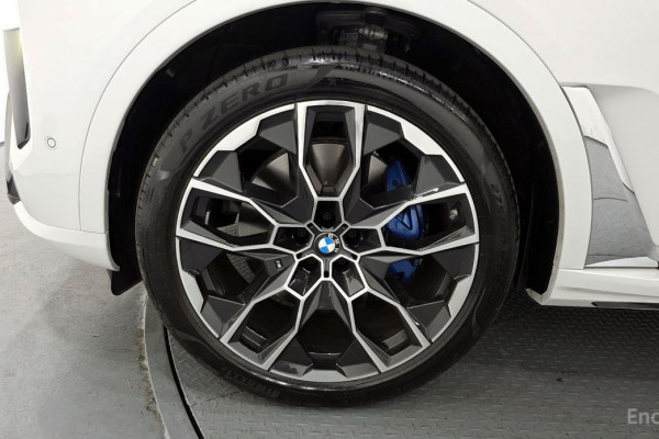 2025 BMW X7 с пробегом 5 630 км