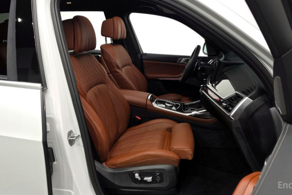 2025 BMW X7 с пробегом 5 630 км