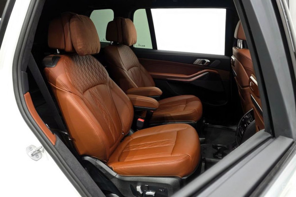 2025 BMW X7 с пробегом 5 630 км