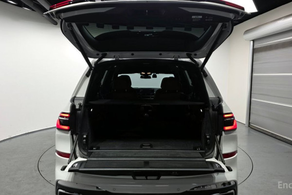 2025 BMW X7 с пробегом 5 630 км