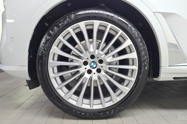 2025 BMW X7 с пробегом 8 557 км