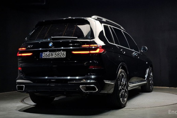 2025 BMW X7 с пробегом 6 724 км