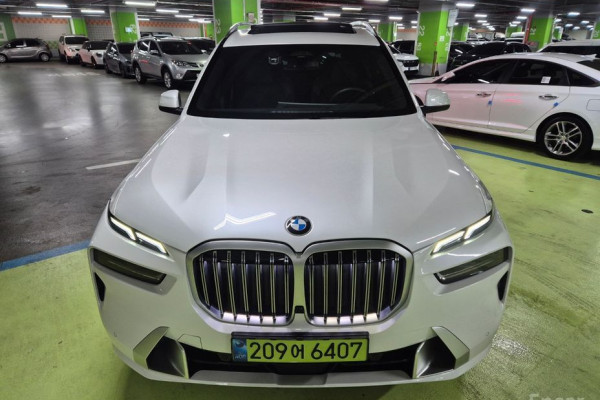 2025 BMW X7 с пробегом 11 092 км
