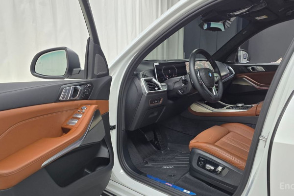 2025 BMW X7 с пробегом 8 557 км