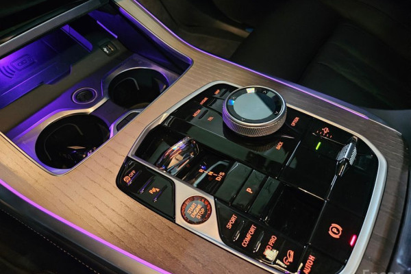 2025 BMW X7 с пробегом 11 092 км