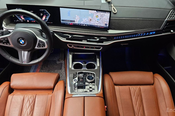 2025 BMW X7 с пробегом 5 583 км