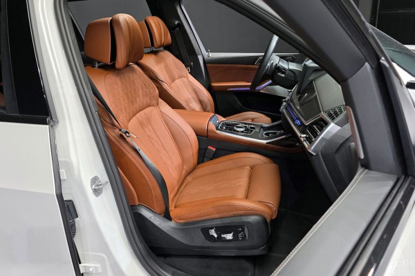 2025 BMW X7 с пробегом 5 117 км