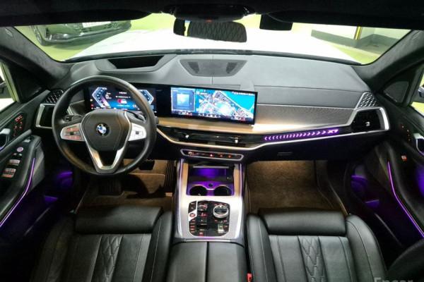 2025 BMW X7 с пробегом 11 092 км