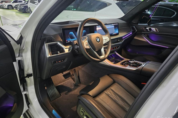2025 BMW X7 с пробегом 11 092 км