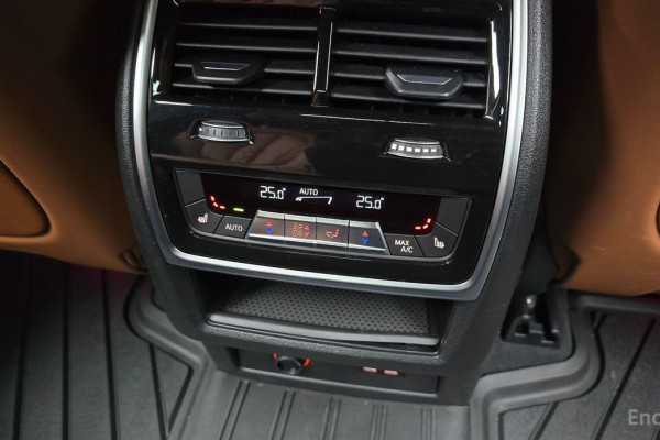 2025 BMW X7 с пробегом 8 557 км