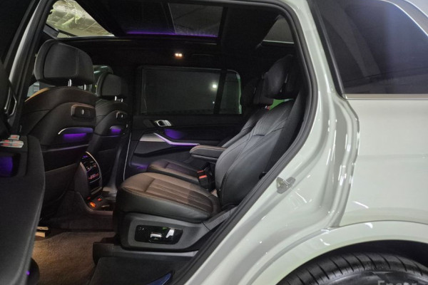 2025 BMW X7 с пробегом 11 092 км